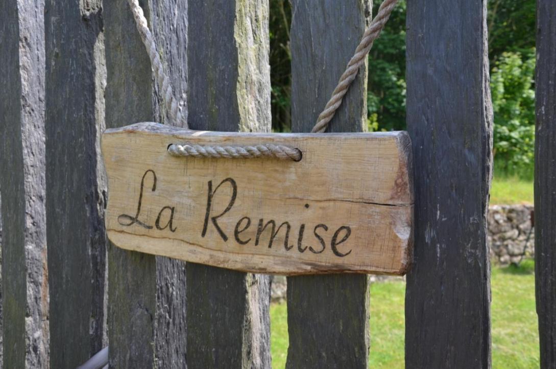 فيلا La Remise 4 Etoiles Saint-Hilaire-de-Mortagne المظهر الخارجي الصورة